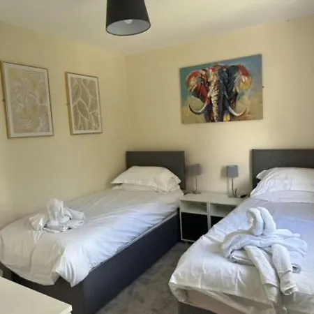 Newark Area - Modern 3 Bedroom Semi With Free Off Road Parking For 2 Vehicles Balderton Exterior photo