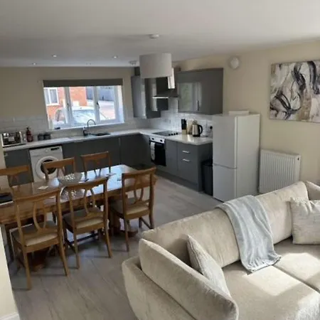 Newark Area - Modern 3 Bedroom Semi With Free Off Road Parking For 2 Vehicles Balderton Exterior photo