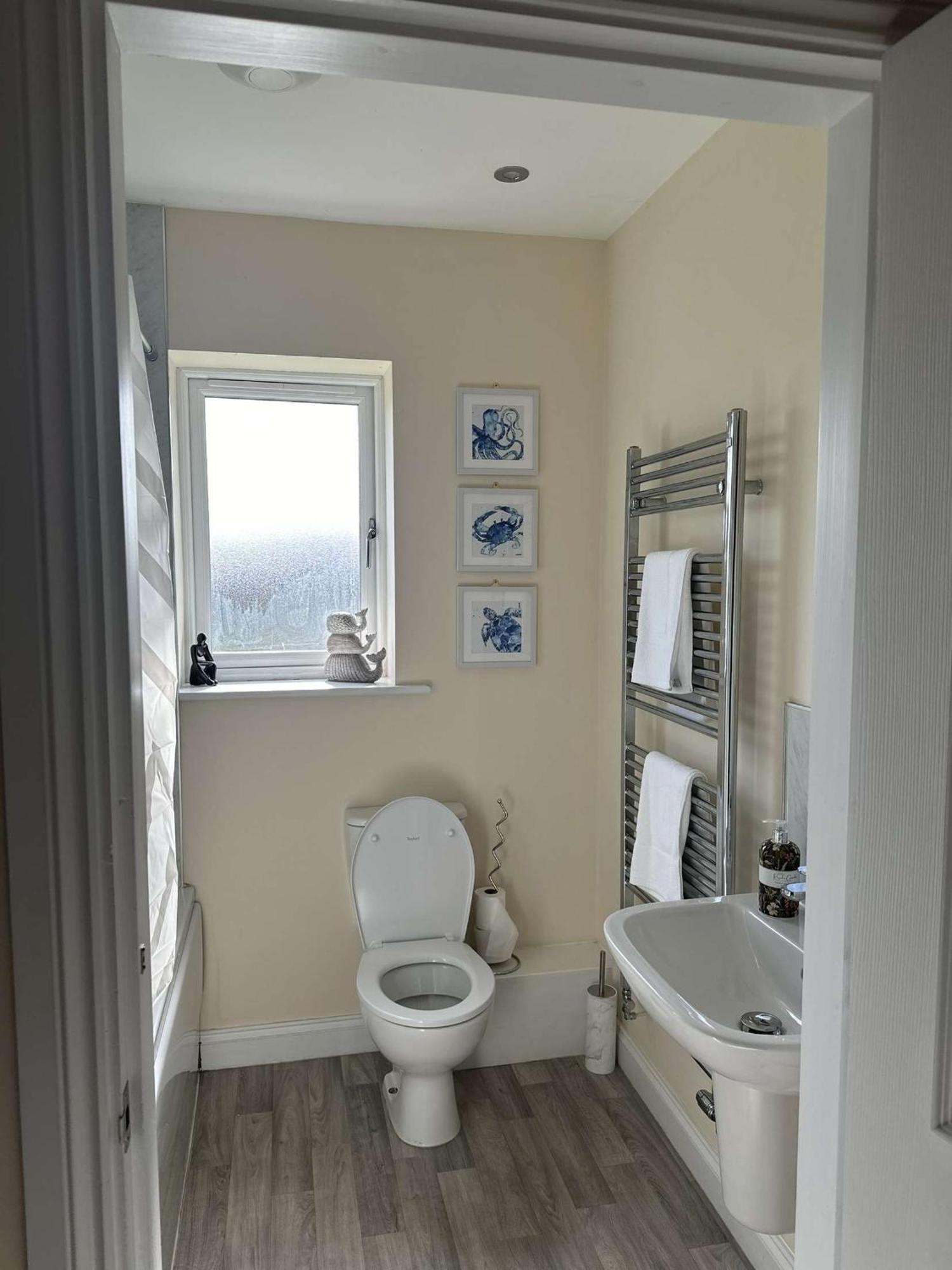 Newark Area - Modern 3 Bedroom Semi With Free Off Road Parking For 2 Vehicles * Balderton